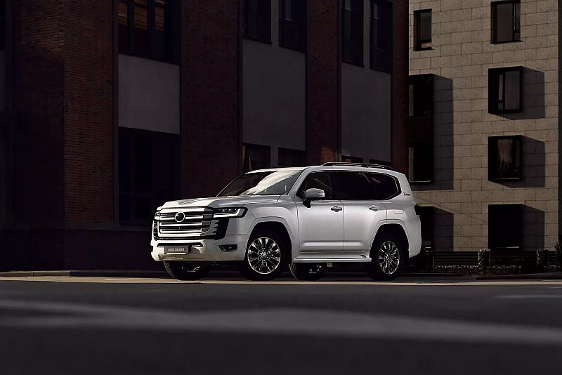 Новий Toyota Land Cruiser 300