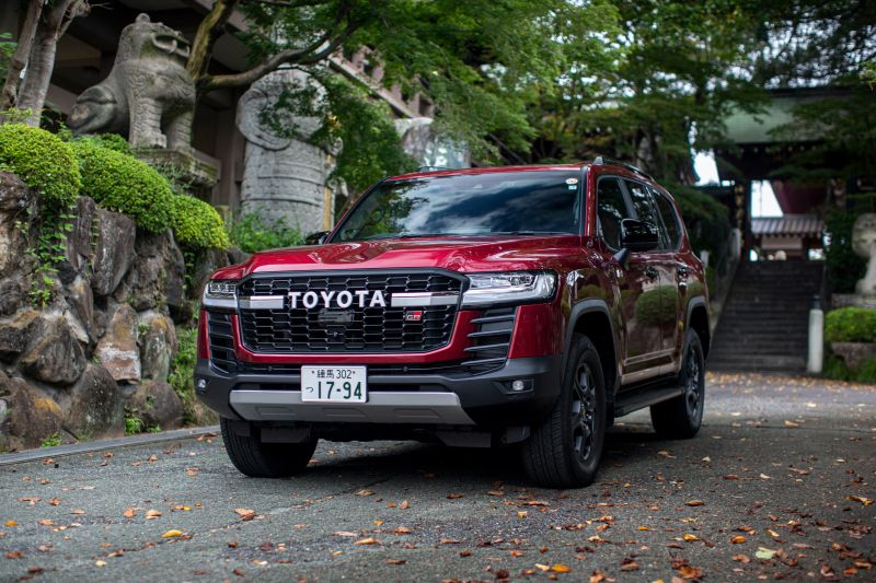 Toyota Land Cruiser 300