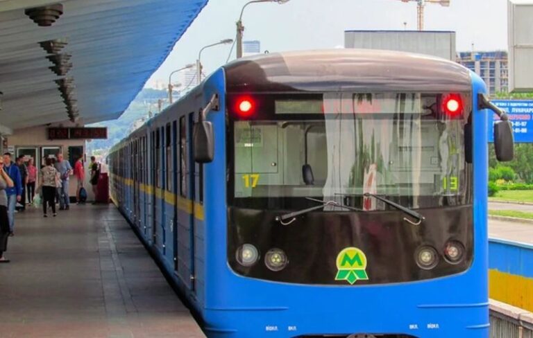 У Києві з 10 вересня змінили правила безпеки та руху: комендантську годину скоротили на годину